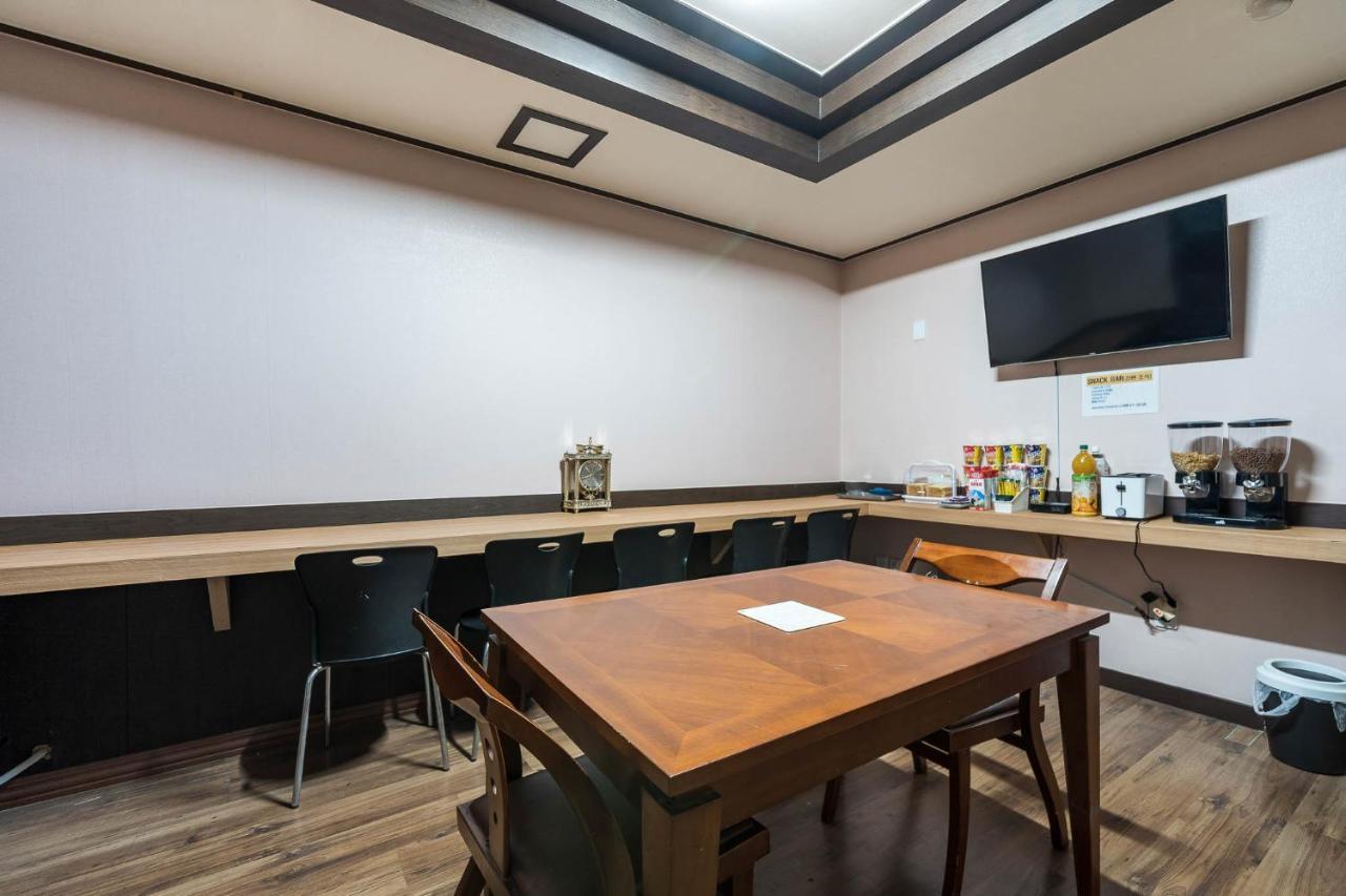 Mu Hotel Sasang Kültér fotó